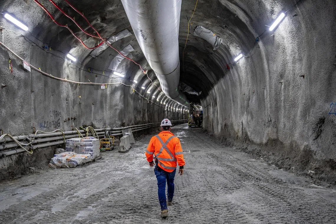 jpinfrastructure - A construction worker inside one of the Sydney Metro tunnels.

Credit: Sydney Metro