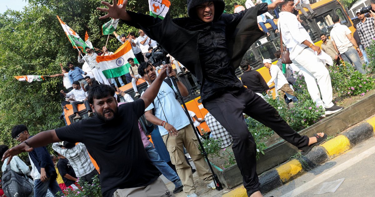 India youth shift tactics as police clamp down on election protest