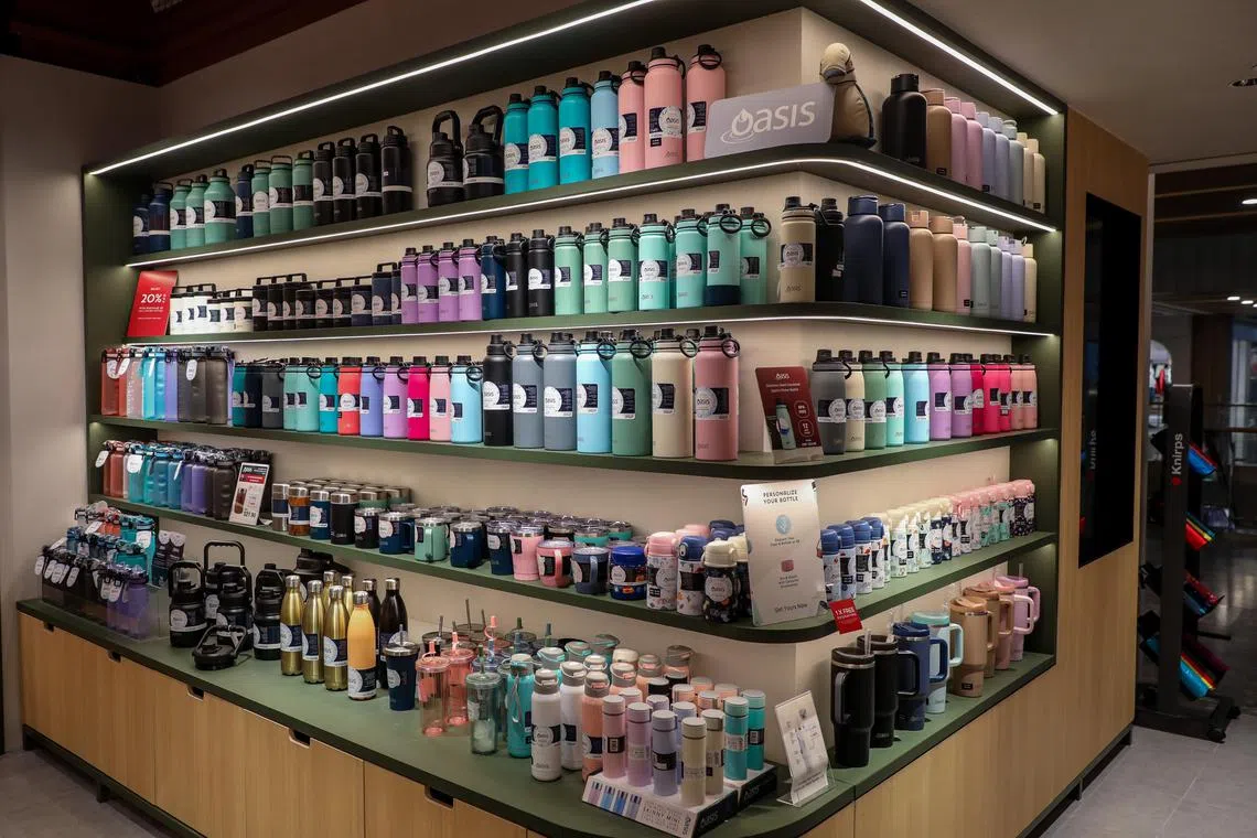 ST20240909_202463400825/eqbottle14/Luther Lau/Eunice Quek/
The different water bottles that are popular amongst customers on display at the boarding gate at Paragon level 4.