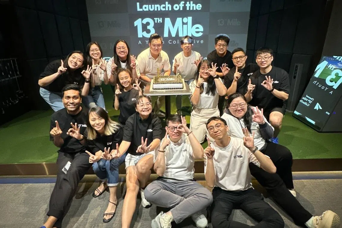 Attend a Mandopop concert in Jurong West Hawker Centre