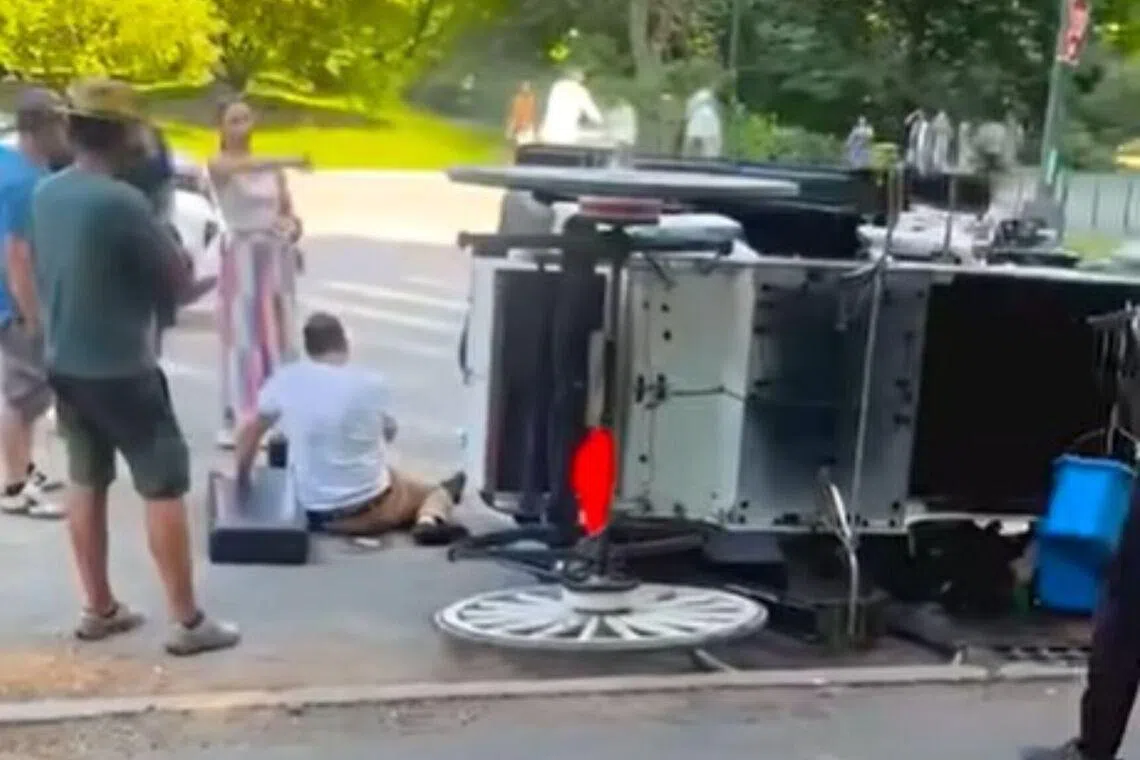 The incident was the latest involving New York City's horse-drawn carriages.