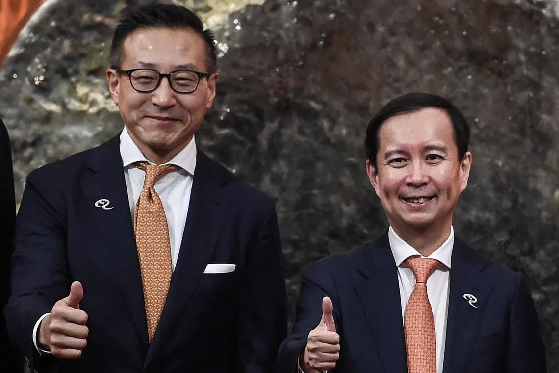 Alibaba CEO Daniel Zhang (right) and executive vice-chairman Joseph Tsai in 2019.