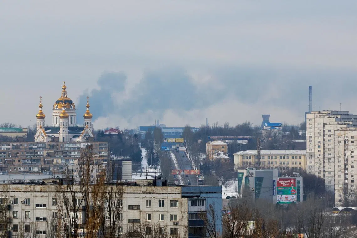 File photo: Smoke from fire rises above the city in the course of Russia-Ukraine conflict in Donetsk, Russian-controlled Ukraine, January 22, 2024. REUTERS/Alexander Ermochenko/File photo