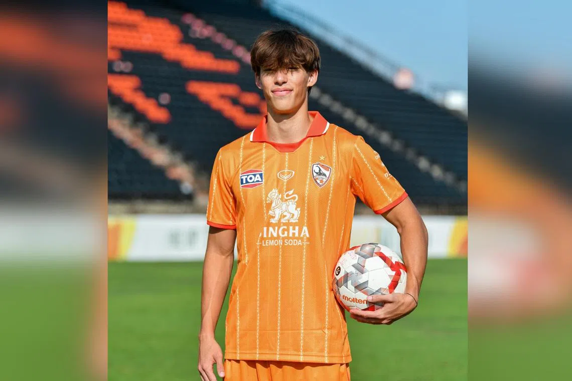 Harhys Stewart will play for Thai League 1 side Chiangrai United for the rest of the season. 