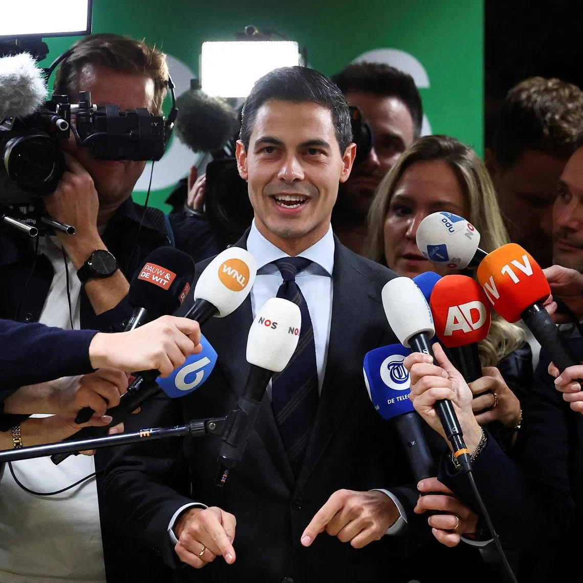 FILE PHOTO: Democrats 66 (D66) party leader Rob Jetten speaks next to the media members at the Dutch Parliament, after the Dutch parliamentary elections, in The Hague, Netherlands, October 30, 2025. REUTERS/Piroschka Van De Wouw/File Photo