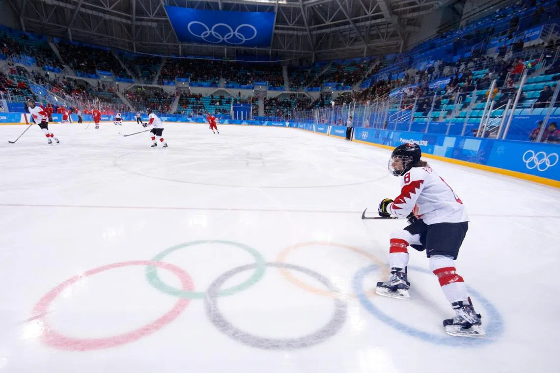 Ice Hockey - Pyeongchang 2018 Winter Olympics - Women's Semifinal Match - Canada v Olympic Athletes from Russia - Gangneung Hockey Centre, Gangneung, South Korea - February 19, 2018 - Laura Fortino of Canada in action. REUTERS/Brian Snyder