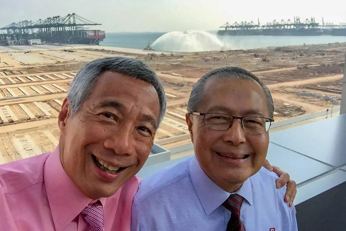 Deeply saddened to hear of the passing of former PSA International Chairman Fock Siew Wah.
I have known Siew Wah for many years, beginning when we both served on the 1985 Economic Committee.
