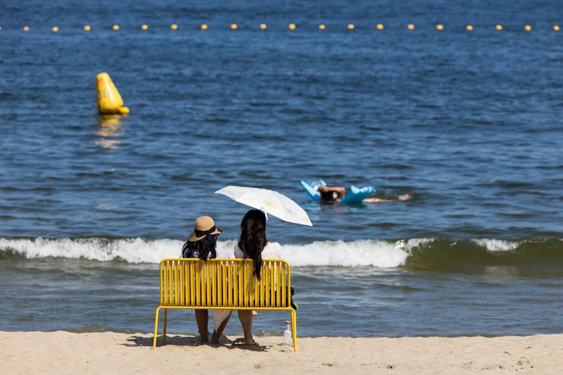 Heat wave advisories were raised for Busan, Daegu and Ulsan, among others.