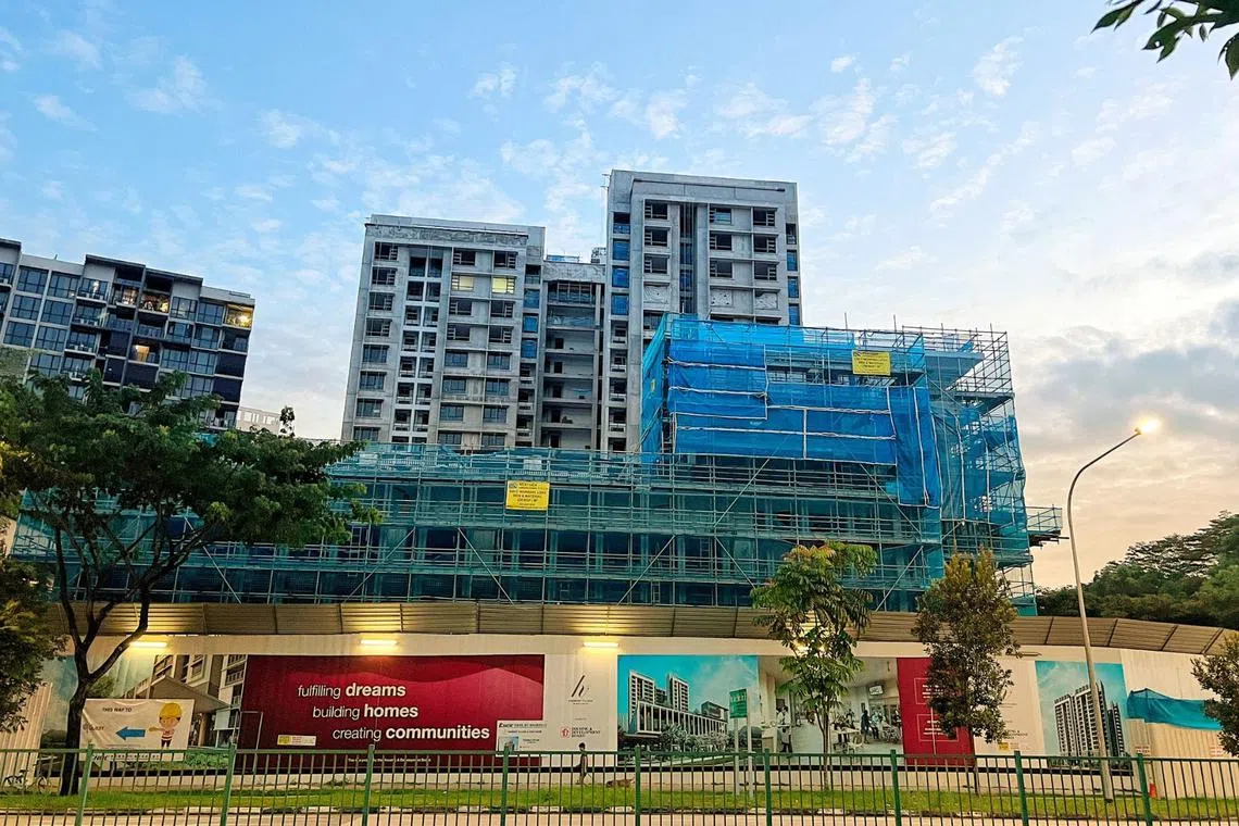 The hawker centre will have 22 cooked food stalls and about 90 tables, which can seat more than 400 people.