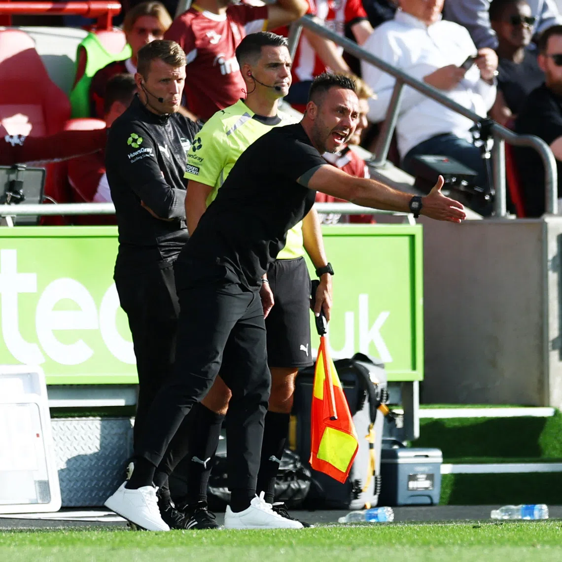 Soccer Football - Premier League - Brentford v Tottenham Hotspur - GTech Community Stadium, London, Britain - August 22, 2026 Tottenham Hotspur manager Roberto De Zerbi reacts Action Images via Reuters/Matthew Childs