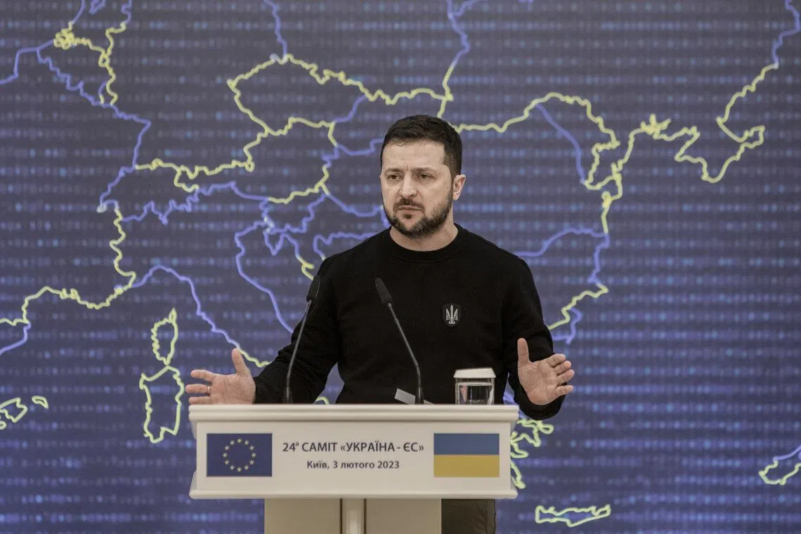 Ukraine President Volodymyr Zelensky will fly on a United States military plane to Japan after an expected stop in Saudi Arabia.