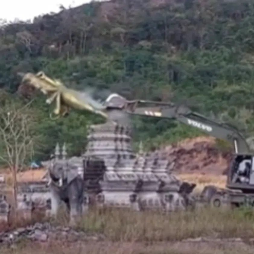 Videos showing the demolition of the Vishnu statue using a back-hoe loader circulated on Thai social media pages and in local media on Dec 22.