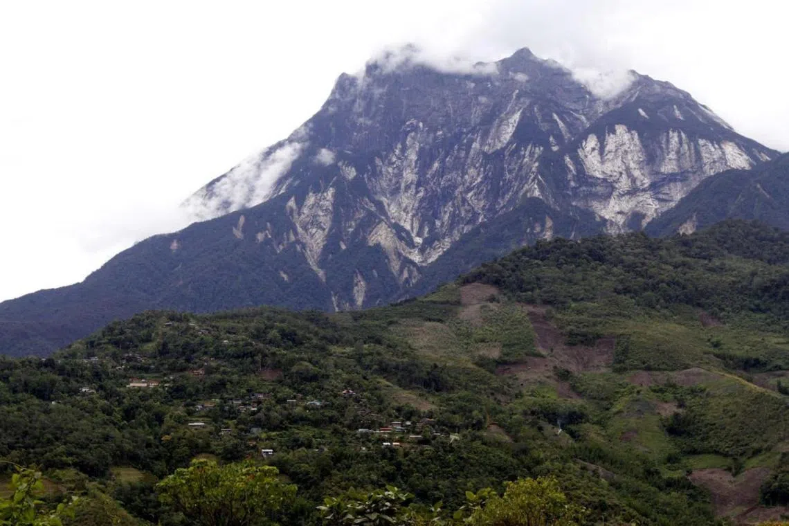 inabalu Park’s two other Unesco “crowns” are the World Heritage Site and the Unesco Crocker Range Biosphere Reserve.