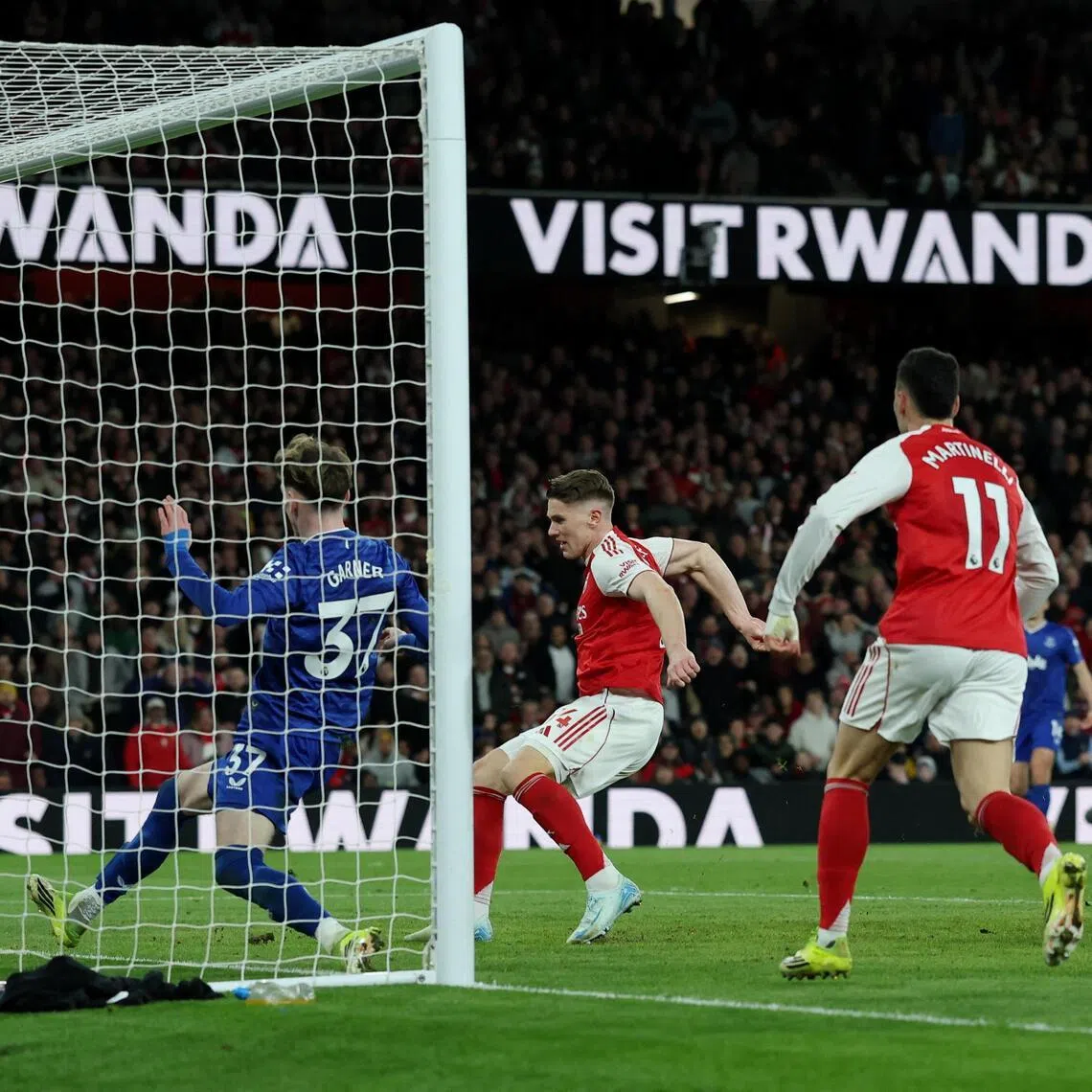 Soccer Football - Premier League - Arsenal v Everton - Emirates Stadium, London, Britain - March 14, 2026
Arsenal's Viktor Gyokeres scores their first goal Action Images via Reuters/Paul Childs EDITORIAL USE ONLY. NO USE WITH UNAUTHORIZED AUDIO, VIDEO, DATA, FIXTURE LISTS, CLUB/LEAGUE LOGOS OR 'LIVE' SERVICES. ONLINE IN-MATCH USE LIMITED TO 120 IMAGES, NO VIDEO EMULATION. NO USE IN BETTING, GAMES OR SINGLE CLUB/LEAGUE/PLAYER PUBLICATIONS. PLEASE CONTACT YOUR ACCOUNT REPRESENTATIVE FOR FURTHER DETAILS..