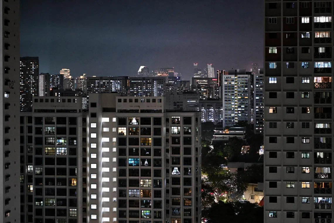 Consumers in Singapore will pay more for electricity in the July-Sept quarter as the tariff increases by an average of 1.2 per cent from the previous quarter due to higher energy costs. 