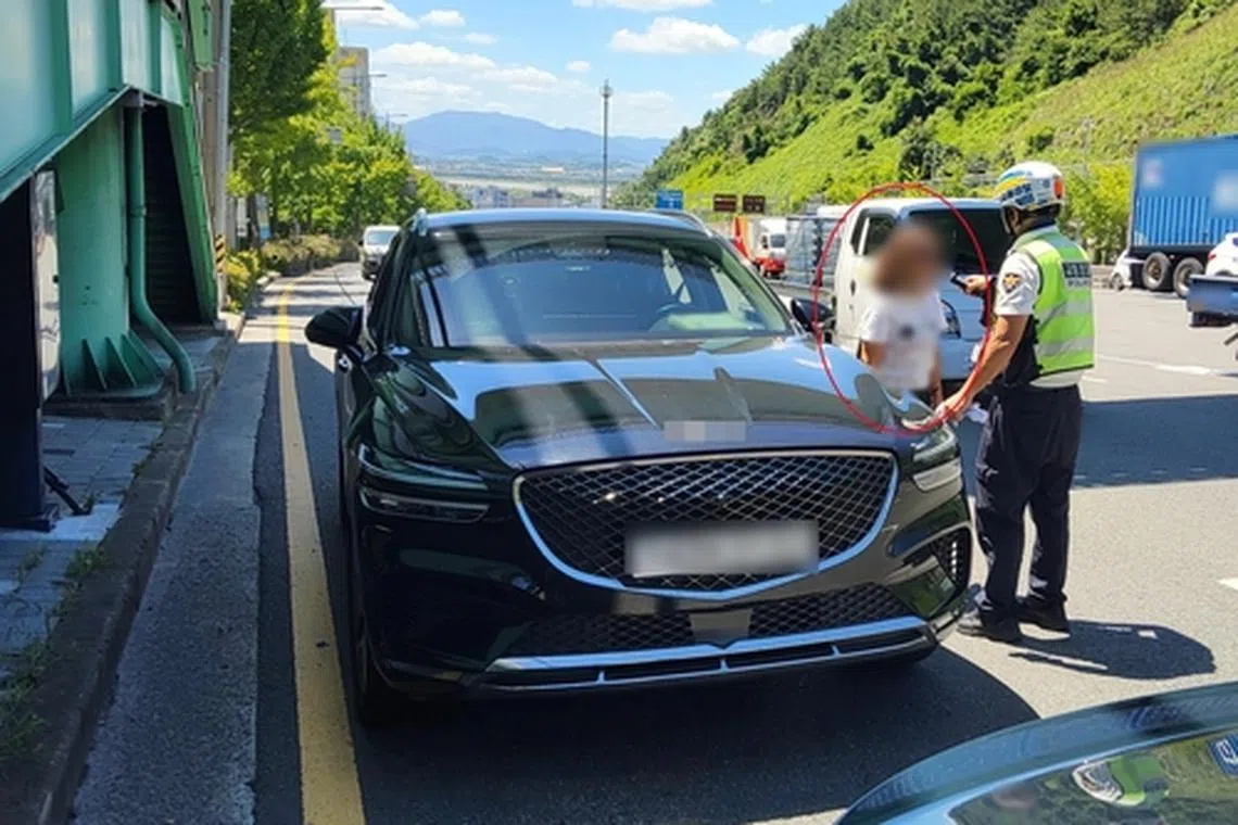 While still under the influence, the suspect livestreamed herself driving more than 90km on the expressway, openly admitting she had been drinking.