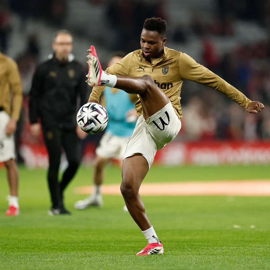 FILE PHOTO: Soccer Football - Ligue 1 - Lille v RC Lens - Decathlon Arena Stade Pierre-Mauroy, Villeneuve-d'Ascq, France - April 4, 2026 RC Lens' Mamadou Sangare during the warm up before the match REUTERS/Benoit Tessier/ File Photo