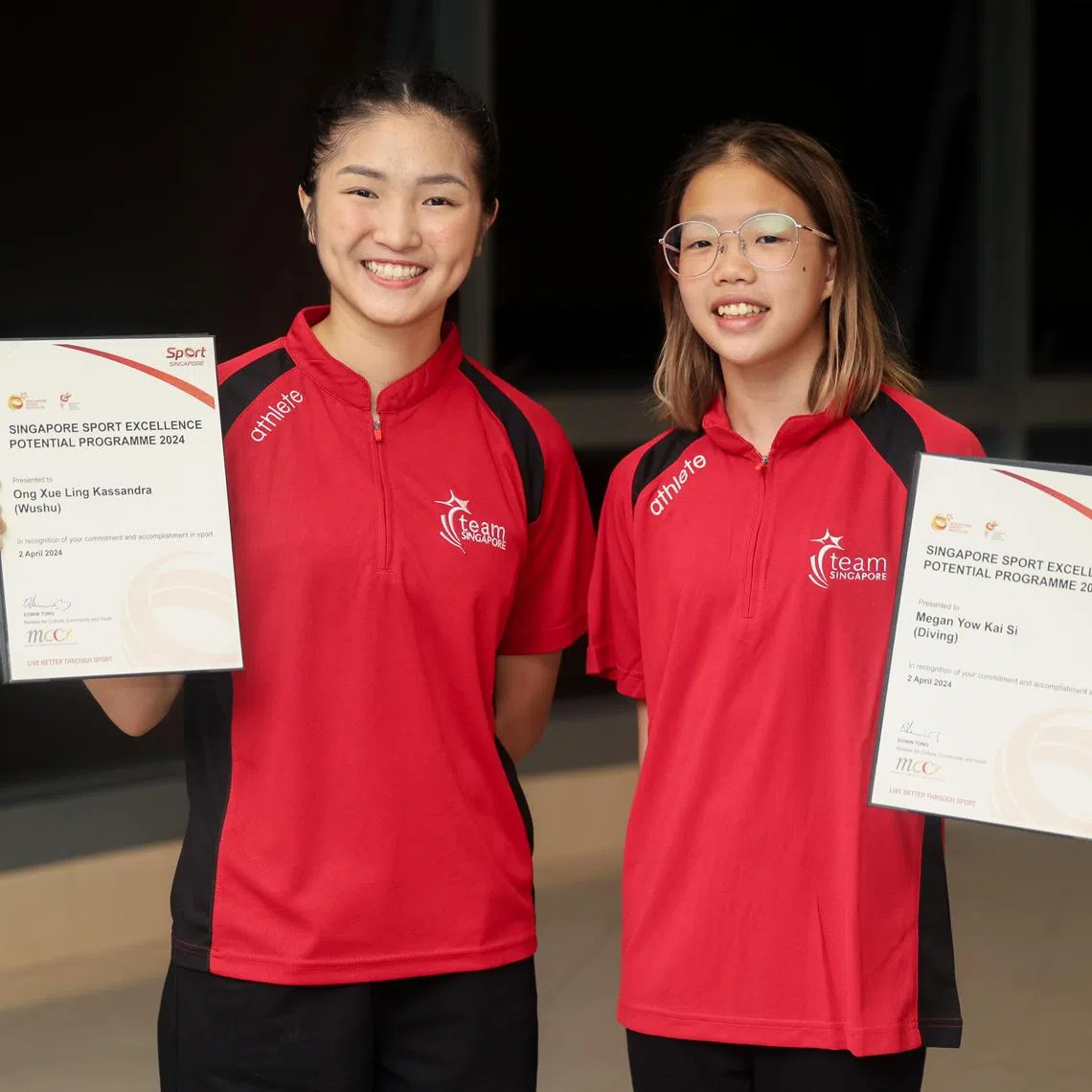 Diver Megan Yow (right), pictured with wushu exponent Kassandra Ong at the spexPotential programme ceremony, has withdrawn from the World Aquatics Championships.