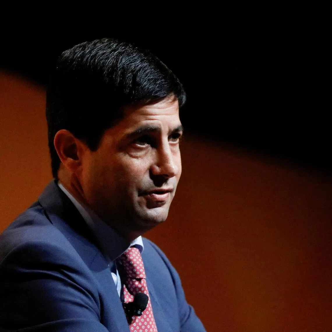 Kevin Warsh, a potential Fed chair pick, faces challenges in implementing his policy changes due to internal disagreement and economic realities.