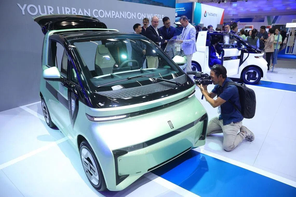 A Linktour Alumni Elite vehicle, made of aluminum, at the IAA Mobility 2025 expo in Munich, Germany, on Monday, Sept. 8, 2025. The Munich car show is taking place as trade tensions linger with Beijing following the European Union's decision last year to impose tariffs on EVs imported from China. Photographer: Krisztian Bocsi/Bloomberg