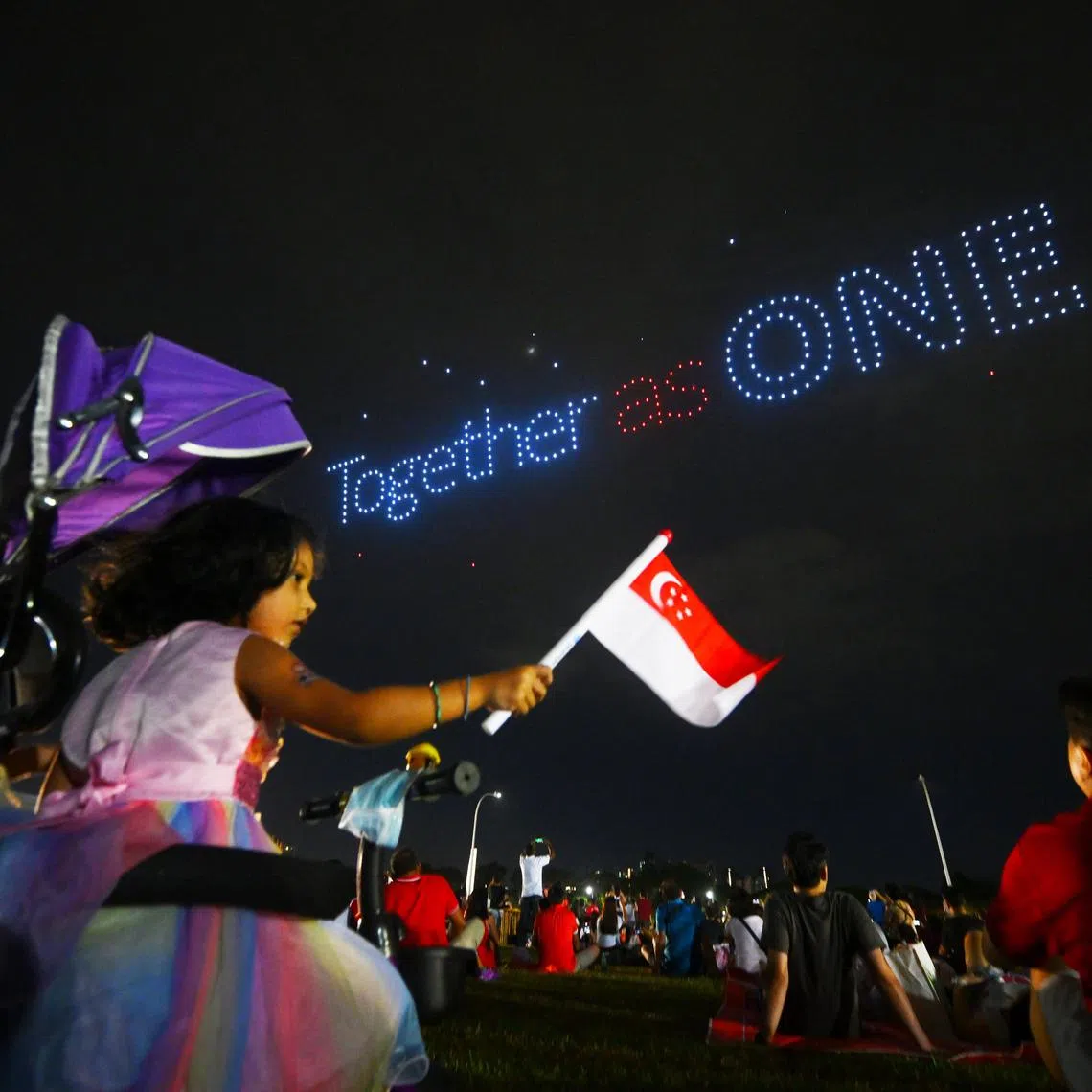The drone show at the NDP24 Heartland Celebrations at Bishan on Aug 10. 

ST PHOTO: AZMI ATHNI