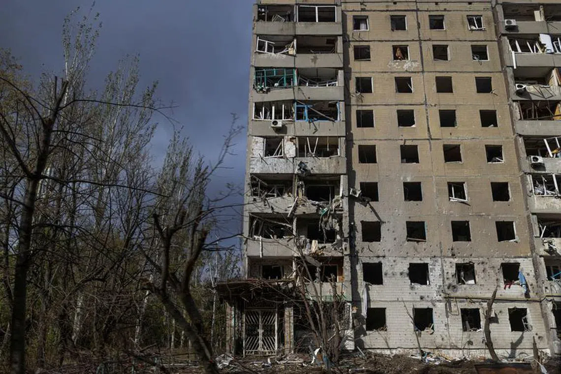 FILE PHOTO: A view shows a damaged residential building, amid Russia's attack on Ukraine, in the town of Avdiivka, Donetsk region, Ukraine October 17, 2023. REUTERS/Yevhen Titov/File Photo