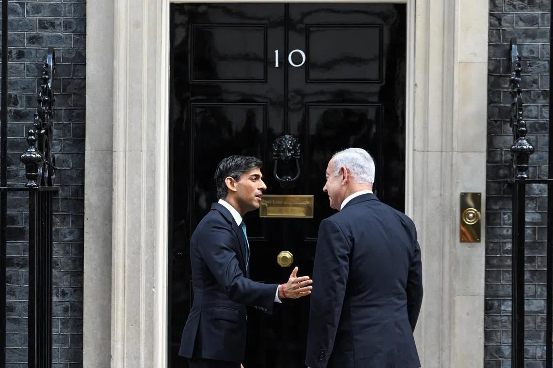 FILE PHOTO: British Prime Minister Rishi Sunak welcomes Israeli Prime Minister Benjamin Netanyahu at Downing Street in London, Britain March 24, 2023. REUTERS/Toby Melville/File Photo