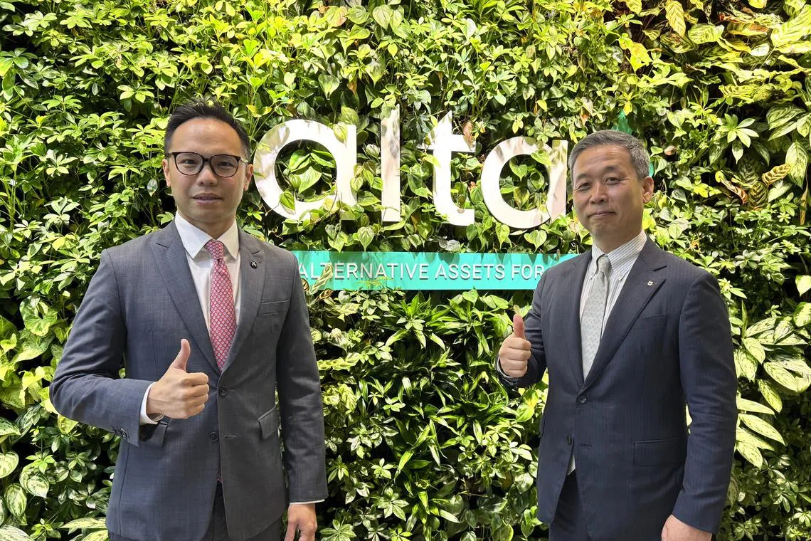 (From Left to Right: Kelvin Lee, Group CEO of Alta Group, and Yoon Byoung Un, CEO at NH Investment & Securities)