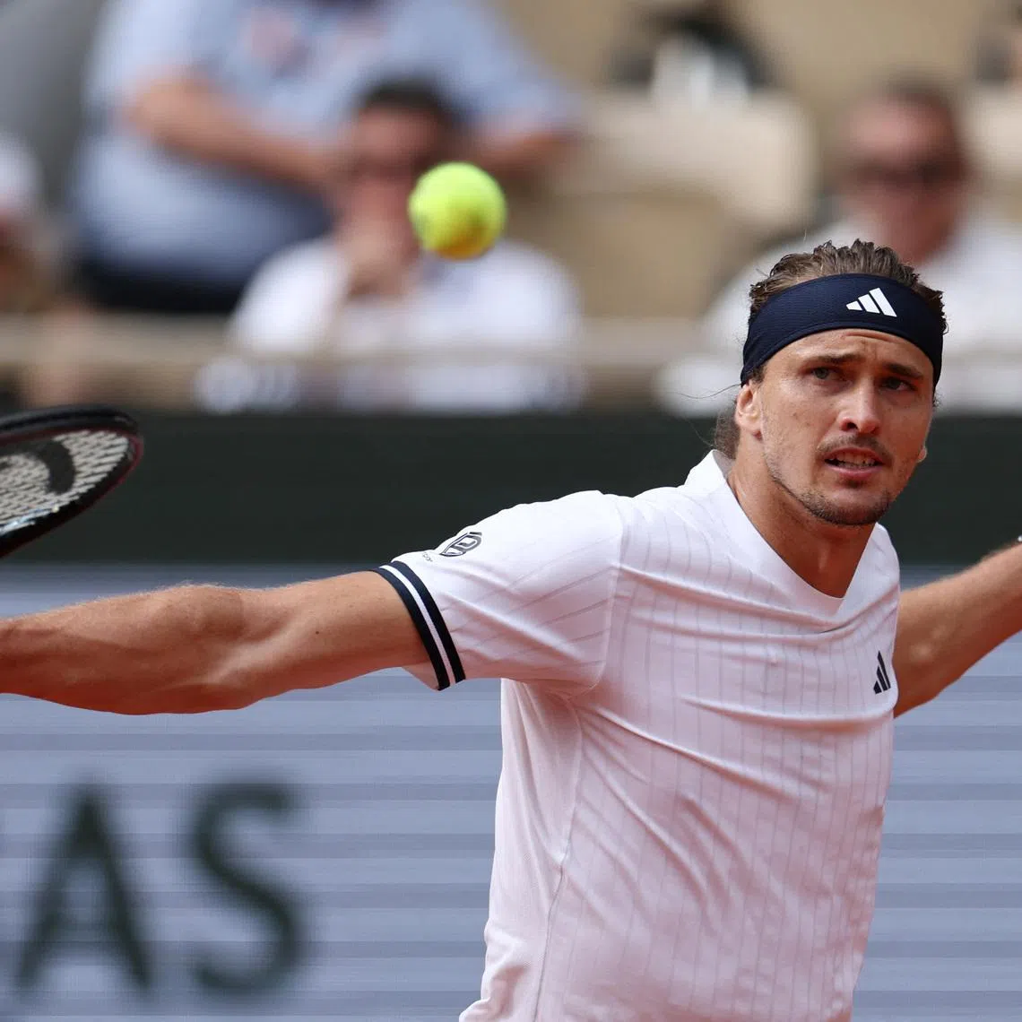 Tennis - French Open - Roland Garros, Paris, France - May 31, 2026 Germany's Alexander Zverev in action during his fourth round match against Netherlands' Jesper De Jong REUTERS/Stephane Mahe