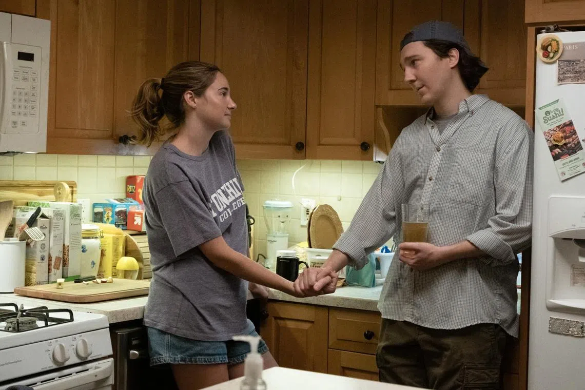 addumb - Shailene Woodley (left) and Paul Dano in Dumb Money

source/copyright: Sony Pictures
free for publicity use