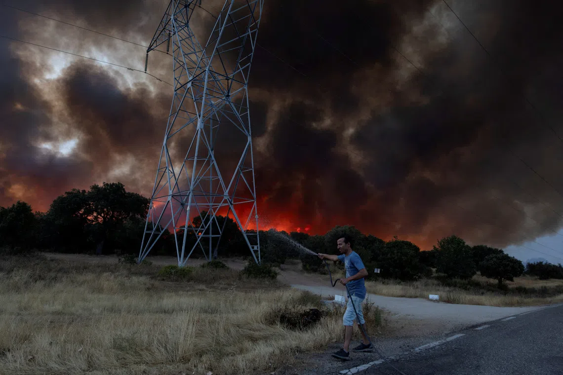 Spain prepares for eclipse under shadow of wildfire risk