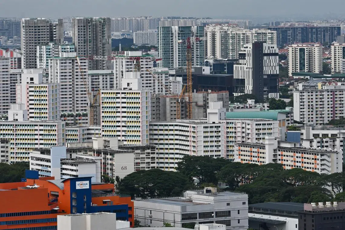 Based on data released on Oct 15, a total of 401 new private homes, excluding executive condominiums, were sold in September 2024.