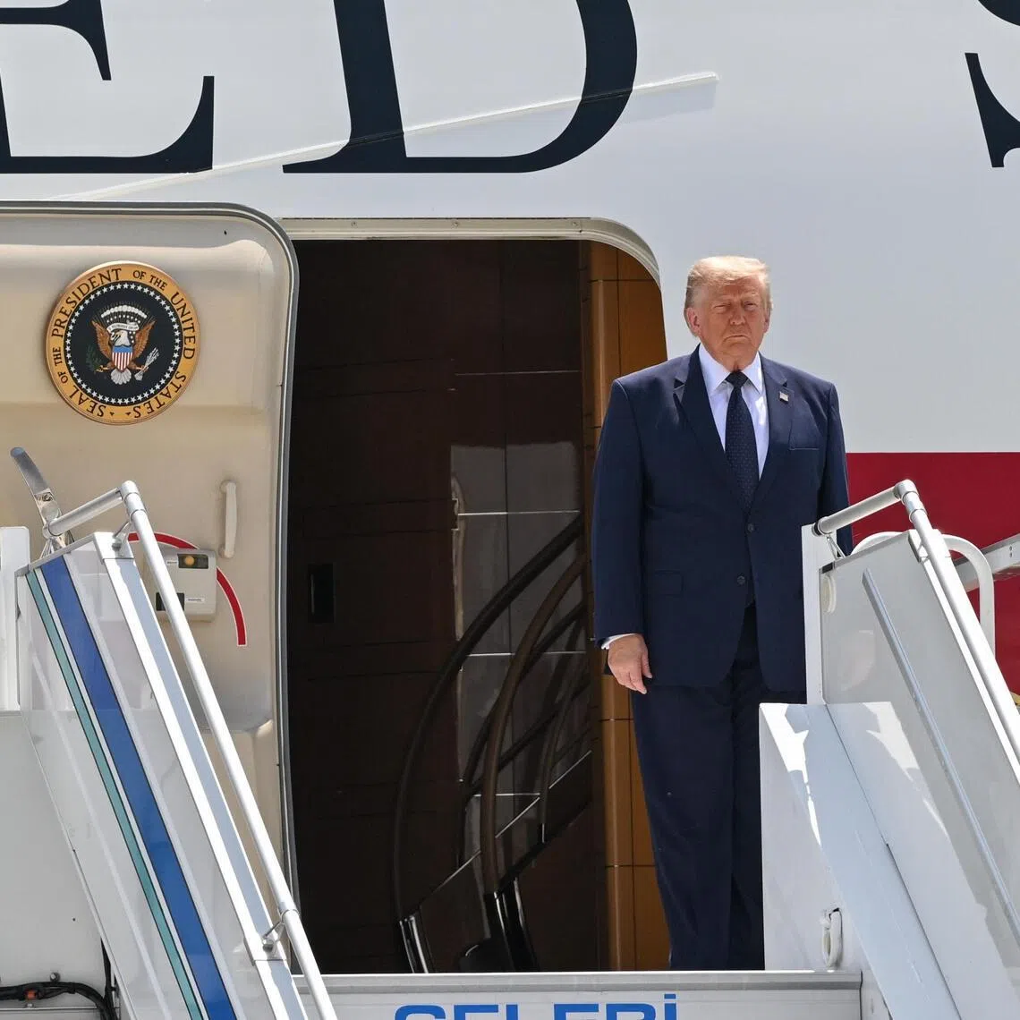 The White House defended the new plane’s safety.