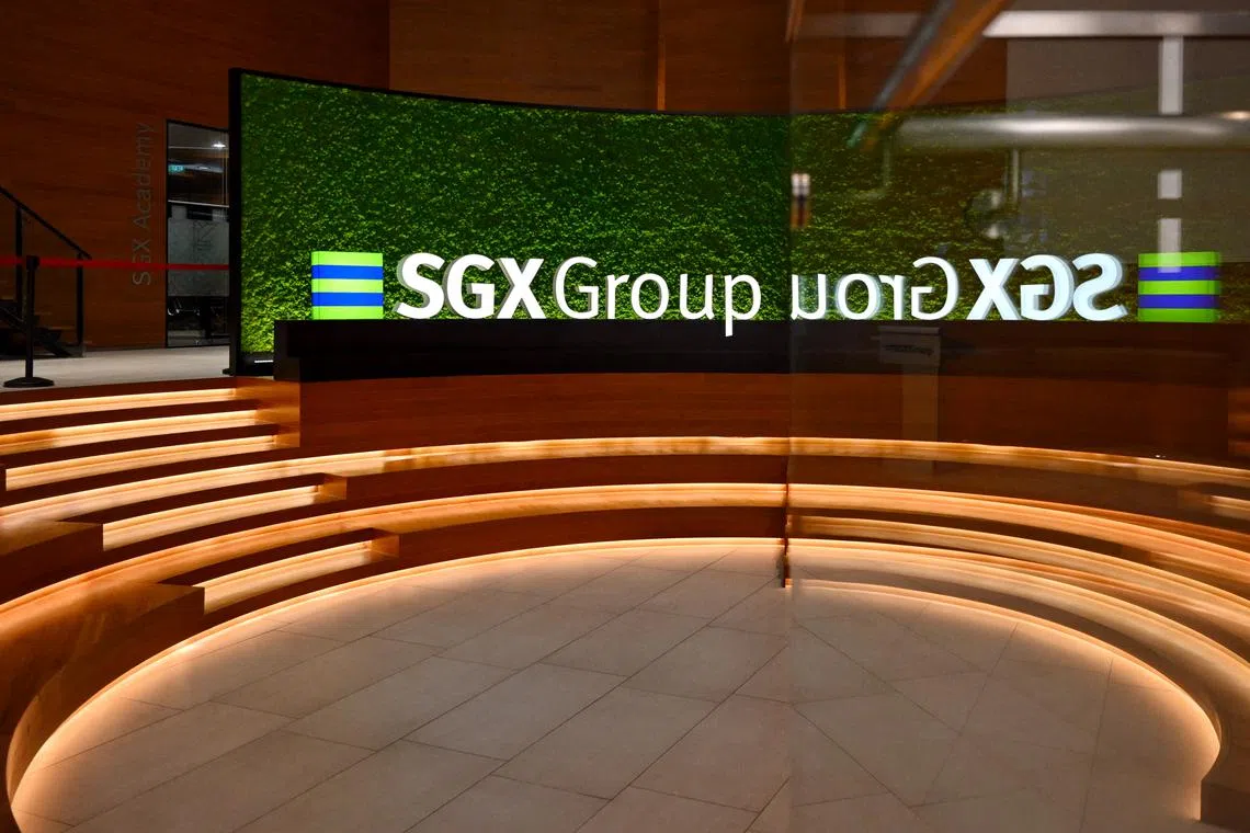 Across the broader market, gainers outnumber losers 392 to 236, with 1.8 billion shares worth S$1.9 billion traded through the day.
