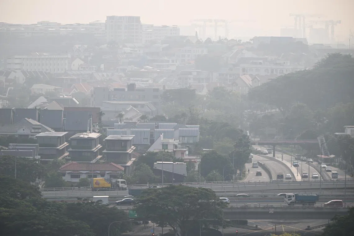 The haze situation at 9am along Braddell Road on Oct 7. The 24-hr PSI Reading was about 97 according to NEA.