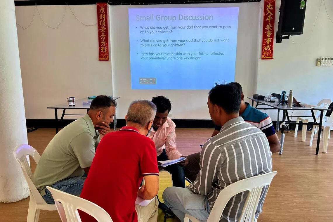 The I.C.A.N workshop guided migrant worker fathers from PPT Lodge 1A on long-distance parenting skills.