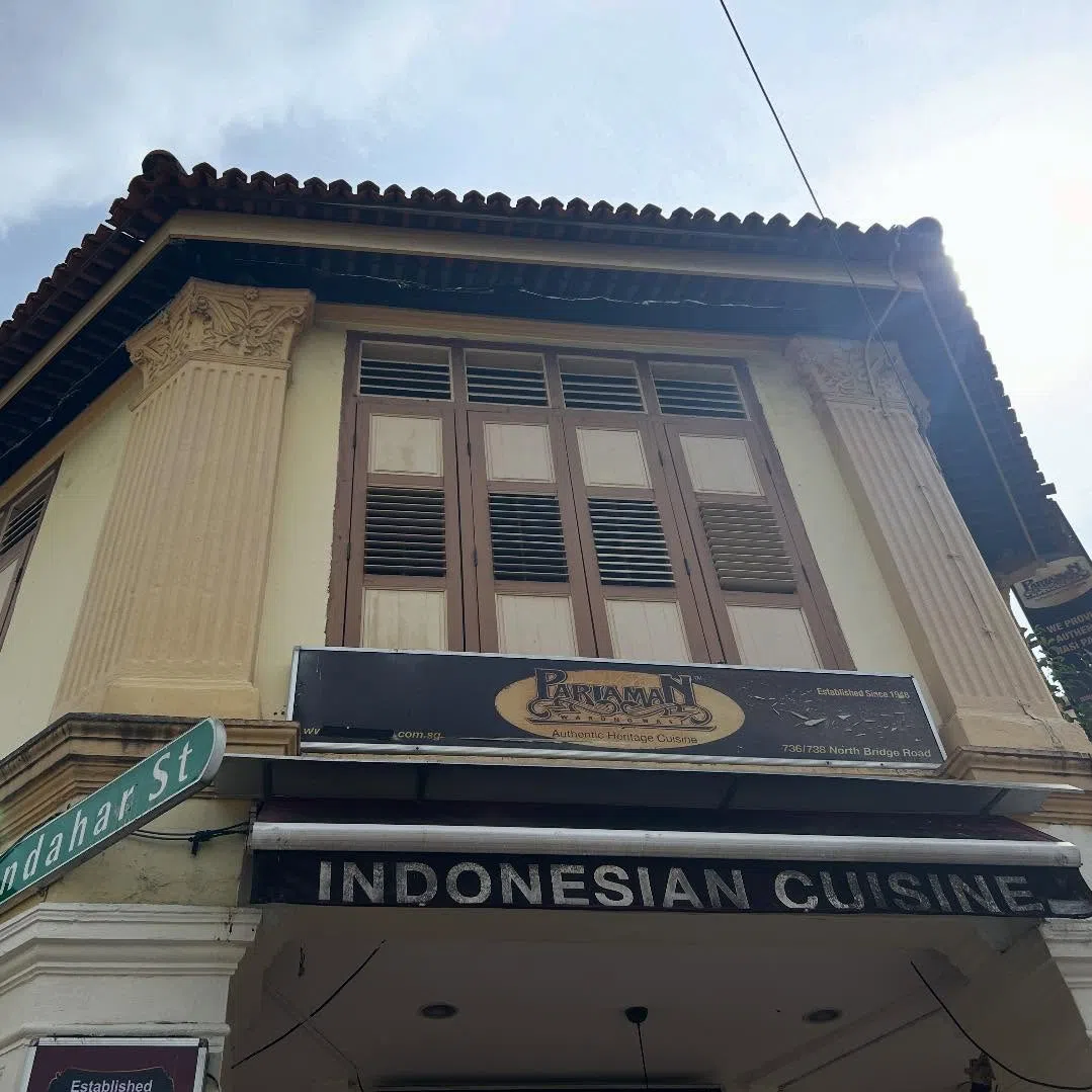 Warong Nasi Pariaman has been operating since 1948 at the corner of North Bridge Road and Kandahar Street.