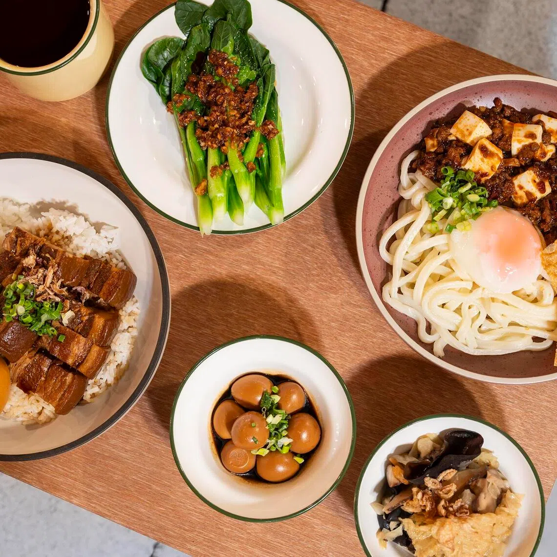 eqpicks12 - Peh Gao - Group Shot.
Source and copyright: Peh Gao Coffeeshop