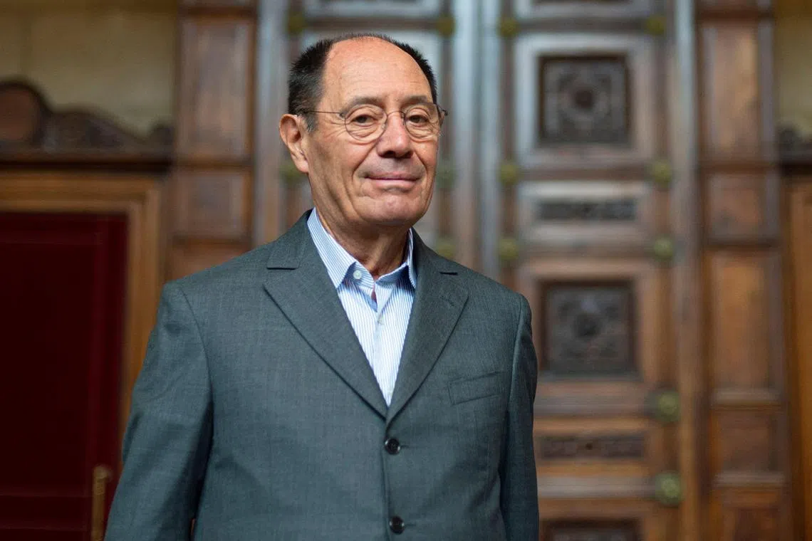 (FILES) Claude Picasso, son of late Spanish artist Pablo Picasso stands at Lyon's courthouse, on September 24, 2019, central-eastern France, prior to the appeal trial of Pierre Le Guennec, who is accused of receiving stolen goods after being found in possession of paintings by Pablo Picasso. Claude Ruiz-Picasso, son of Spanish painter Pablo Picasso, died aged 76 in Switzerland on August 24, 2023, announced his lawyer Jean-Jacques Neuer in a press release. (Photo by ROMAIN LAFABREGUE / AFP)