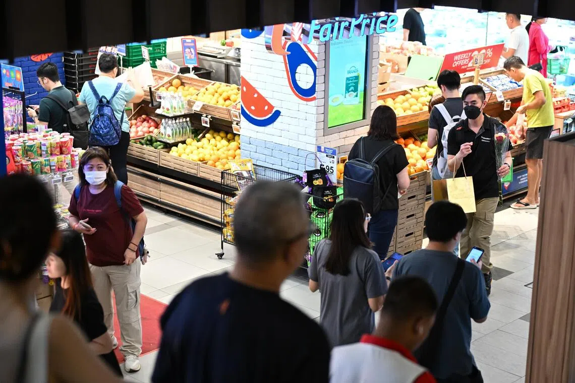 FairPrice extends discounts on selected daily essentials groceries for vulnerable Singaporeans with lower monthly income till end-2026.
(ST PHOTO: LIM YAOHUI)
ST20251001-202507400474-Lim Yaohui-pixgeneric/