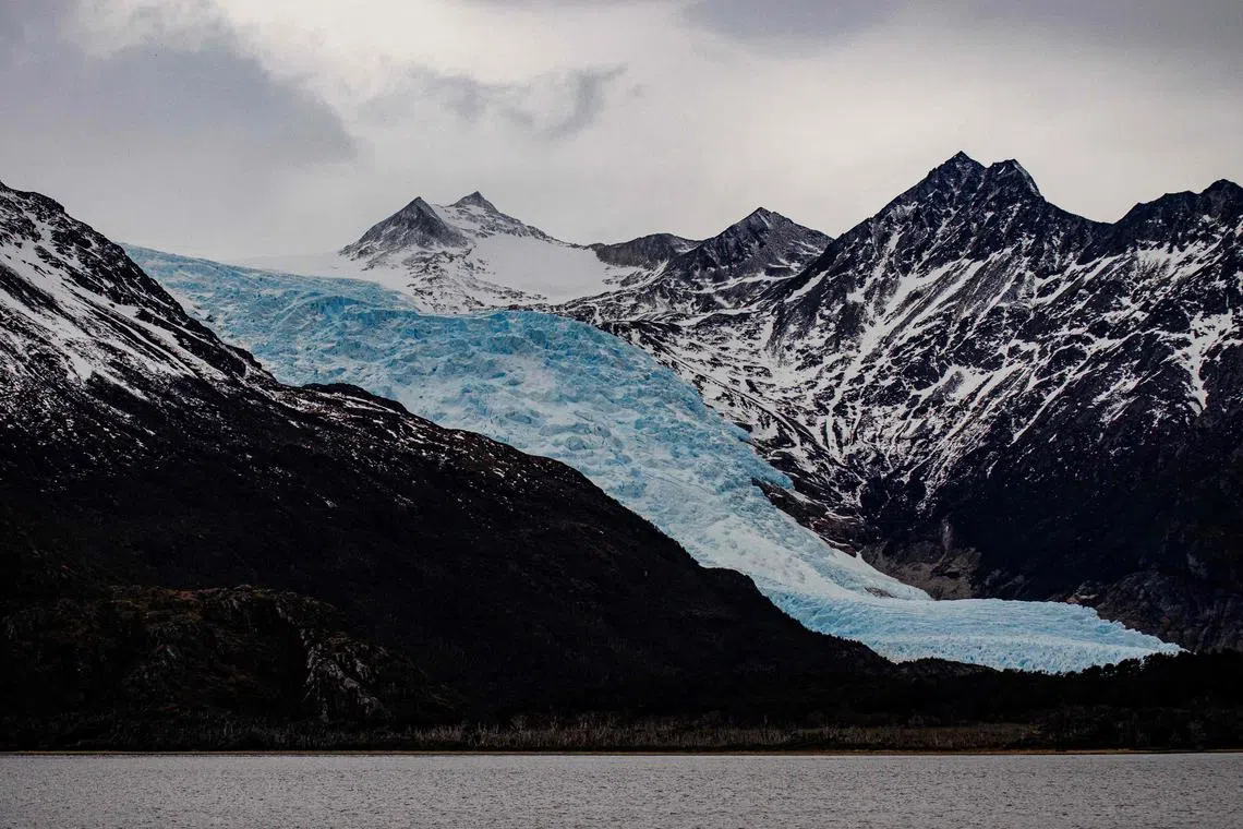 Scientists are analysing the sounds of escaping air bubbles from melting glaciers  to see if they could provide clues to the speed of the melt.