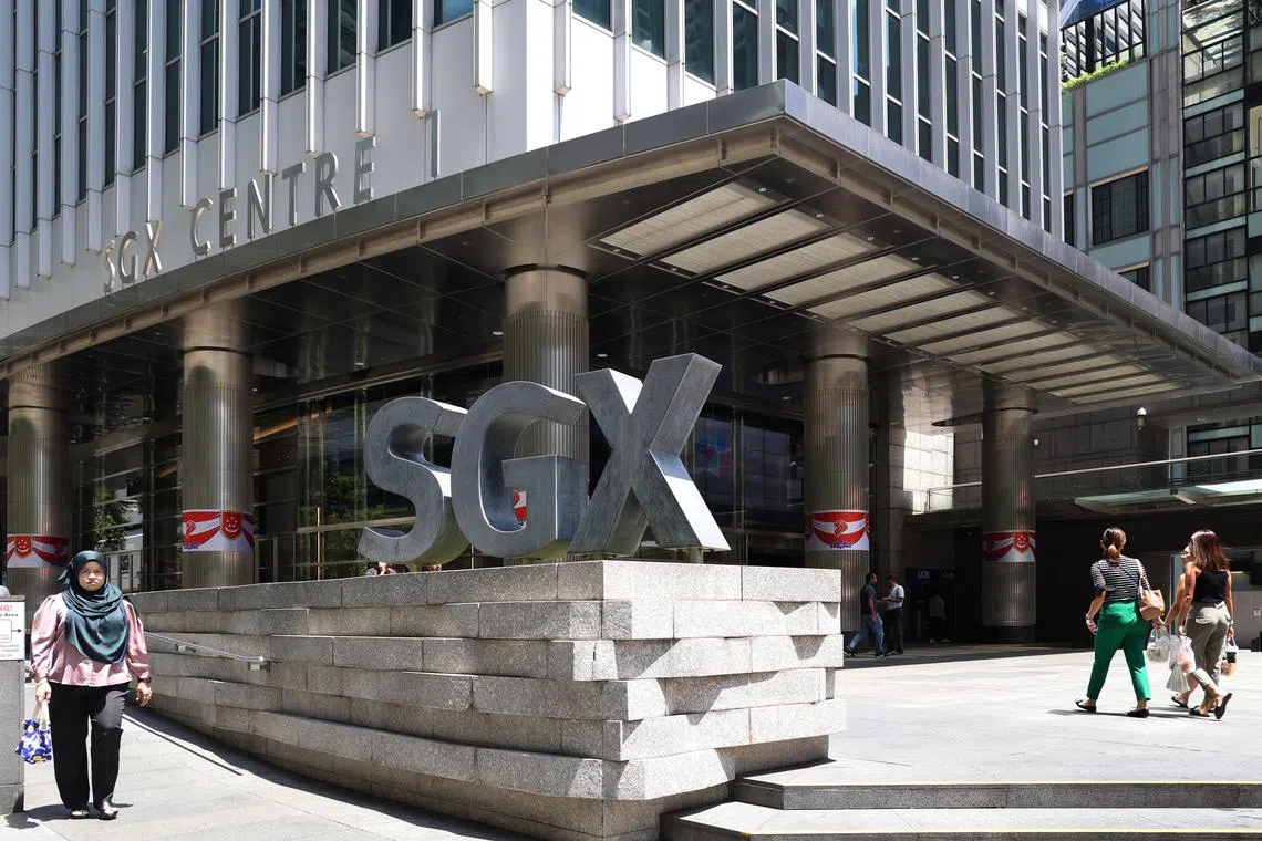 The lacklustre session left the Straits Times Index up 0.5 per cent or 14.3 points to 3,174.18.