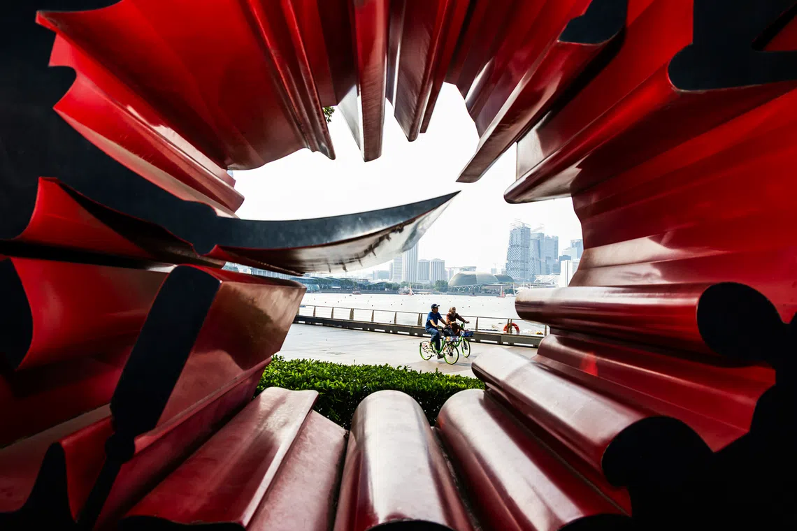 A World United by Huang Yifan