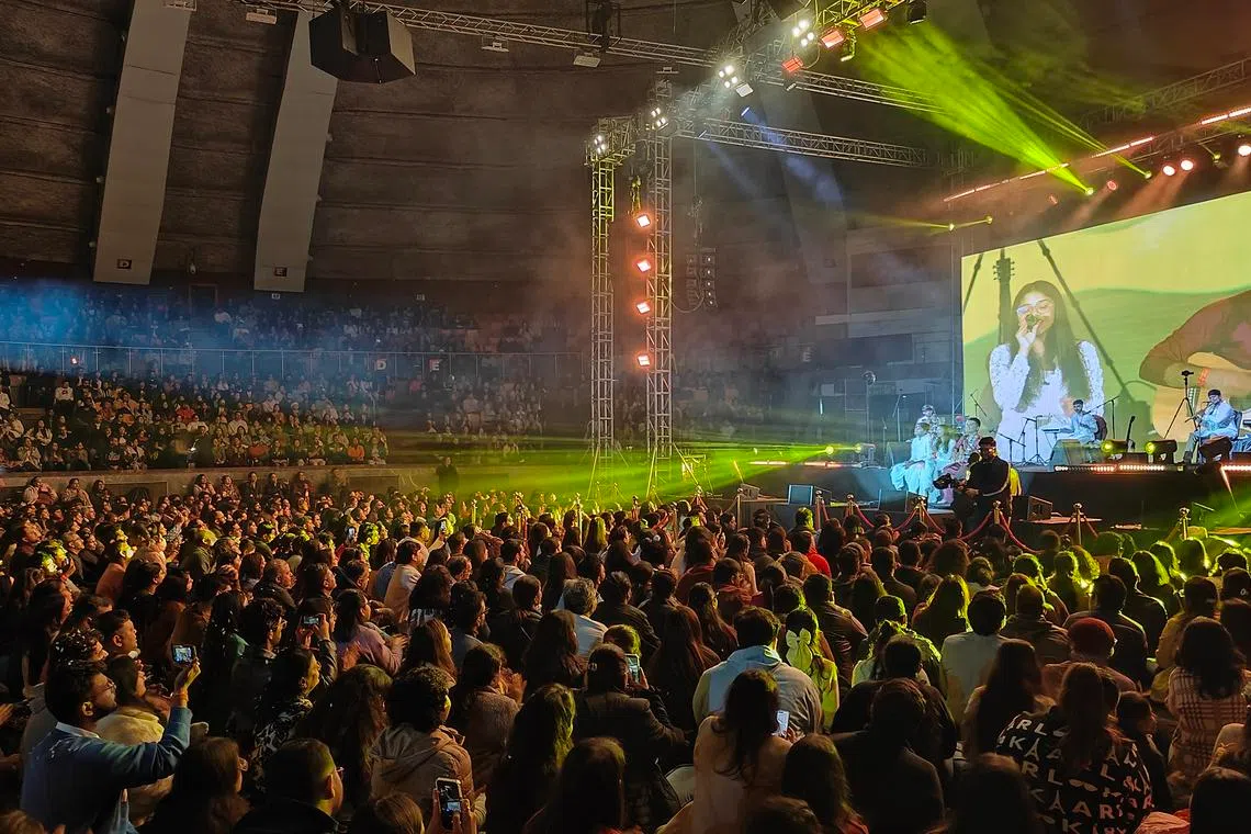 The crowd at a bhajan jamming concert by Backstage Siblings in Delhi on Feb 1.