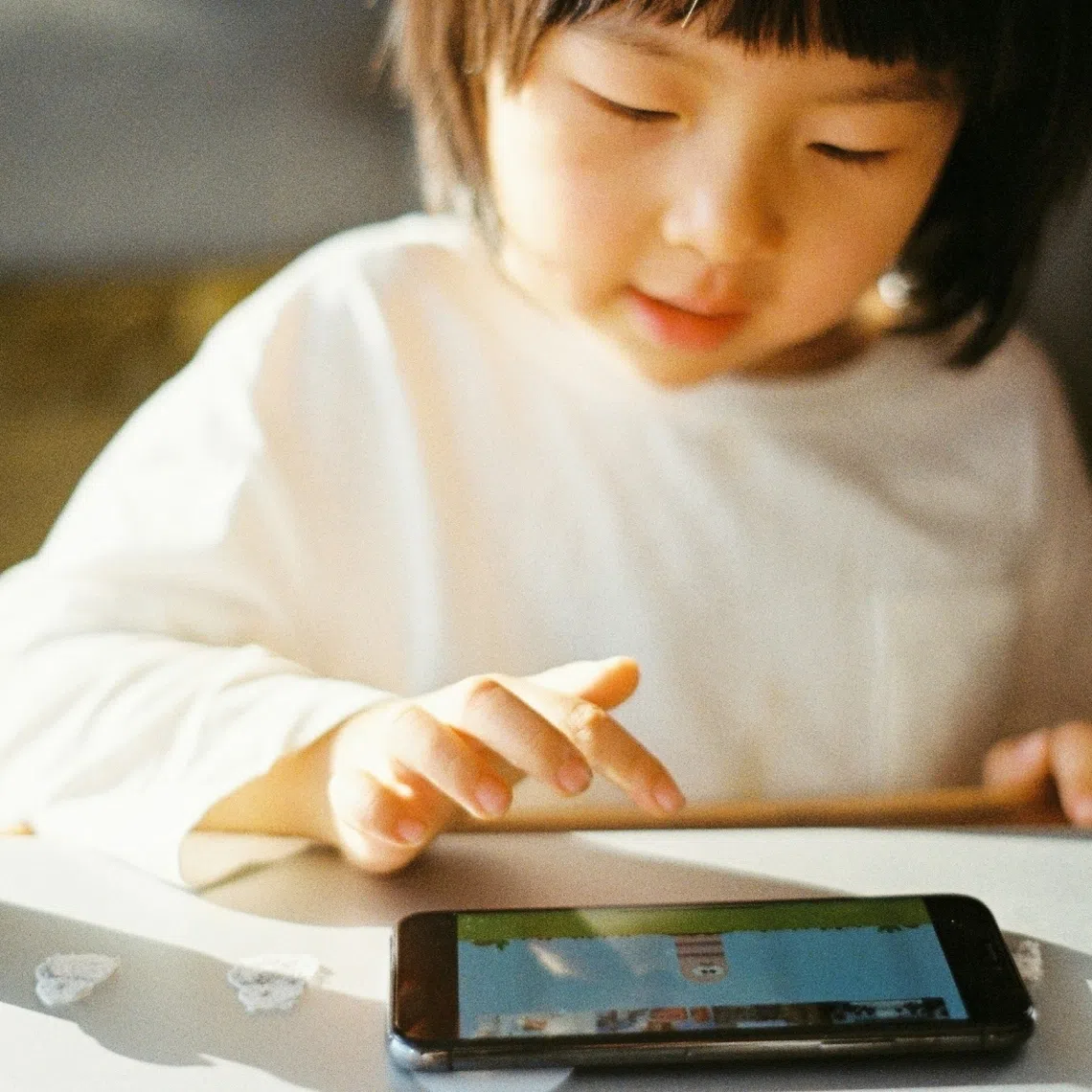 The report also found an association between mothers’ smartphone use and their children’s smartphone use.