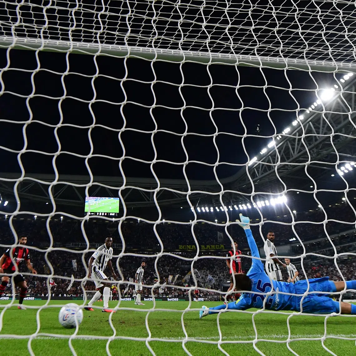 Soccer Football - Serie A - Juventus v AC Milan - Allianz Stadium, Turin, Italy - September 6, 2026 AC Milan's Alphadjo Cisse scores their first goal REUTERS/Daniele Mascolo