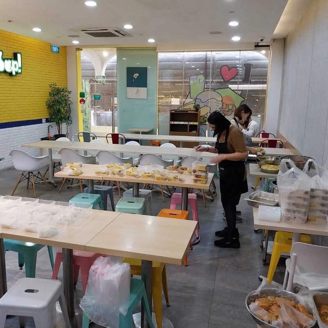 Nasi lemak restaurant Sedap! had prepared 150 packets of nasi lemak with 150 bottles of water, but all went unclaimed.