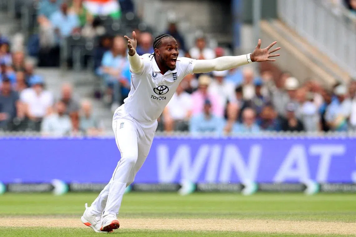 FILE PHOTO: Cricket - International Test Match Series - Fourth Test - England v India - Old Trafford Cricket Ground, Manchester, Britain - July 26, 2025 England's Jofra Archer appeals unsuccessfully for the wicket of India's Shubman Gill Action Images via Reuters/Ed Sykes/File Photo