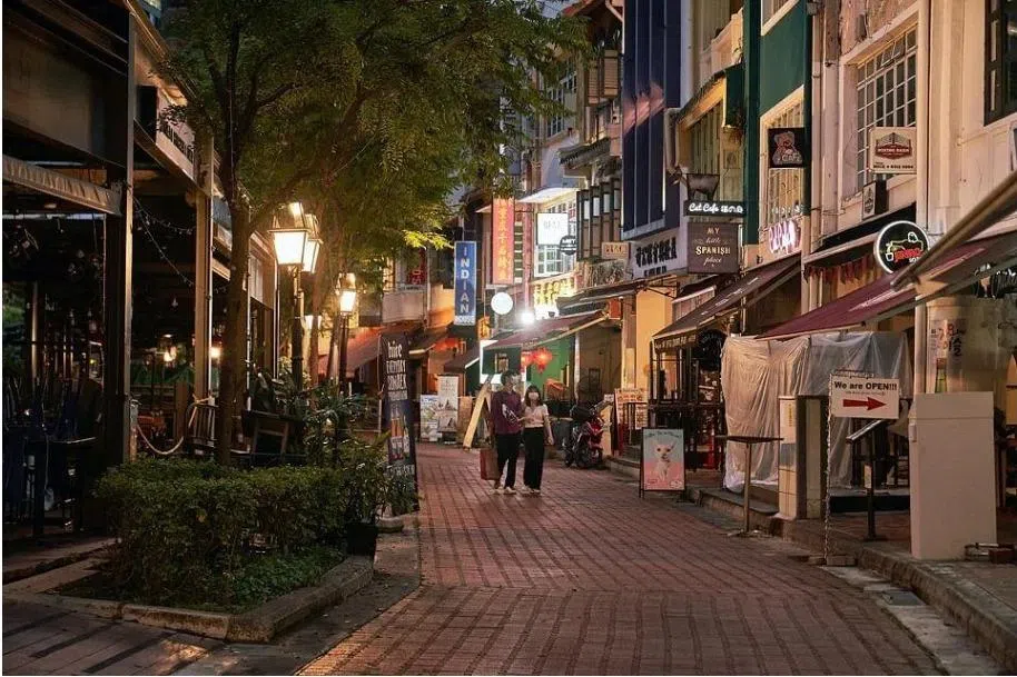 World Cup fever: After-hours matches leave Singapore bars, restaurants on the bench