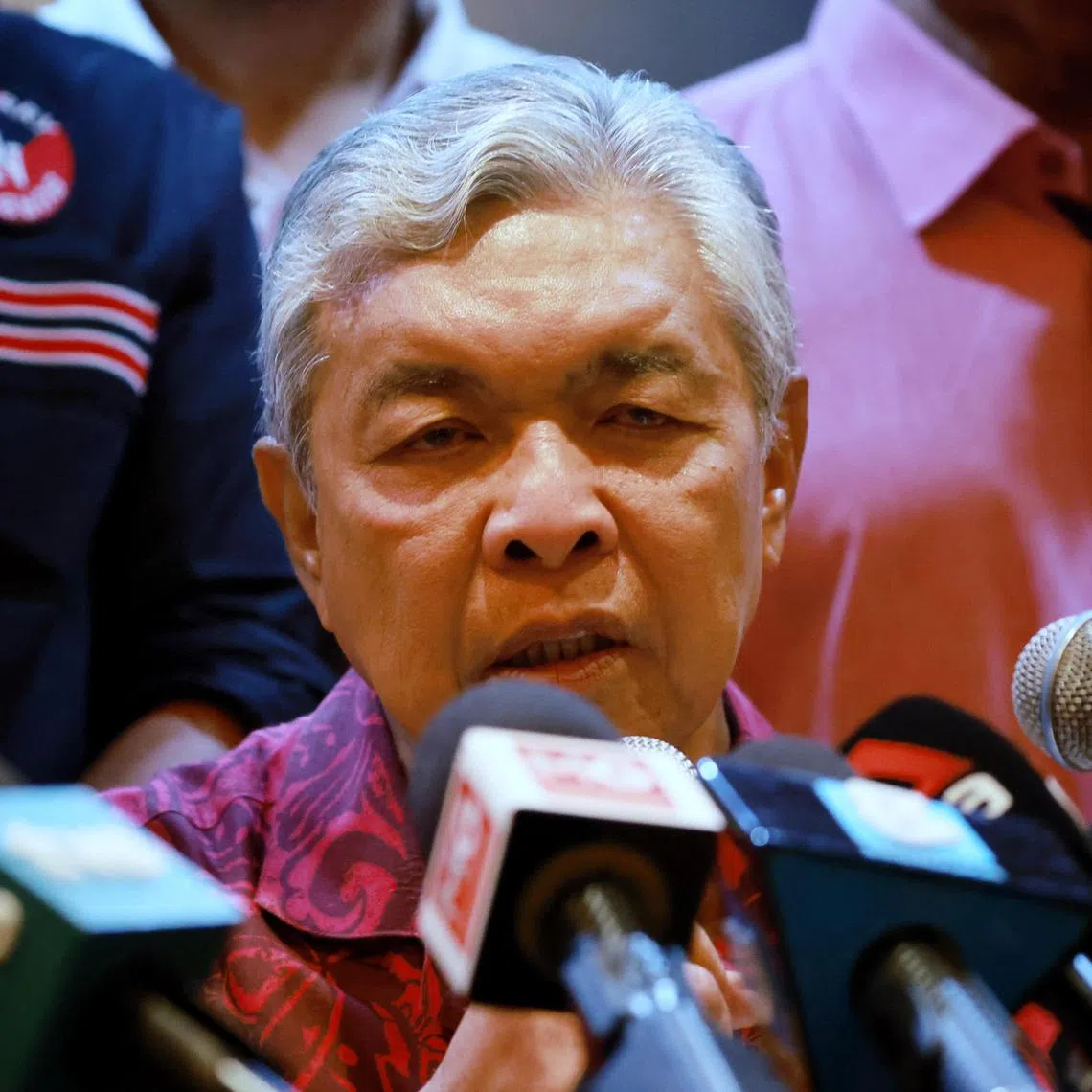 BN chief Zahid Hamidi sent a letter to Sultan Abdullah Ahmad Shah, claiming that all of his party MPs are backing Pakatan Harapan.
